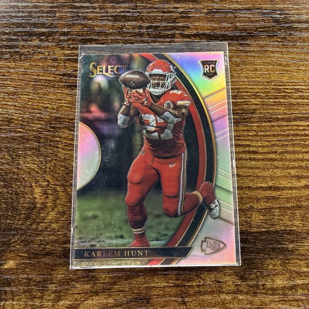 2017 Panini Select - Concourse Kareem Hunt #68 Silver Prizm (RC)